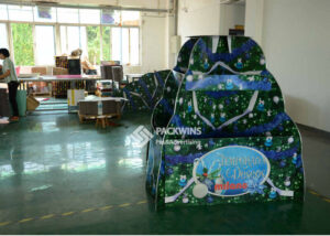 Christmas-Tree-Shaped-Cardboard-Display-Pallet-3